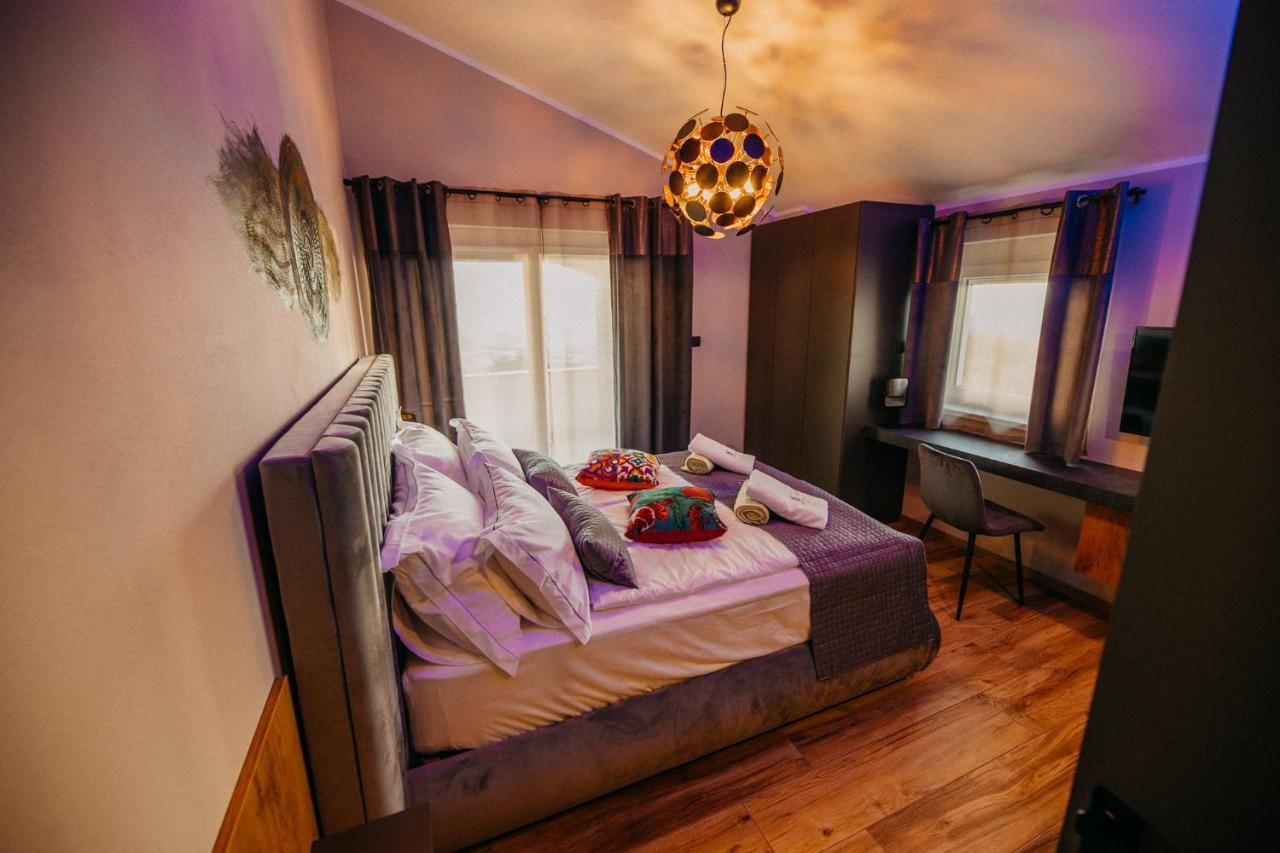 Villa Sunset Pool & Spa Apartments Zgornje Skofije Exterior photo